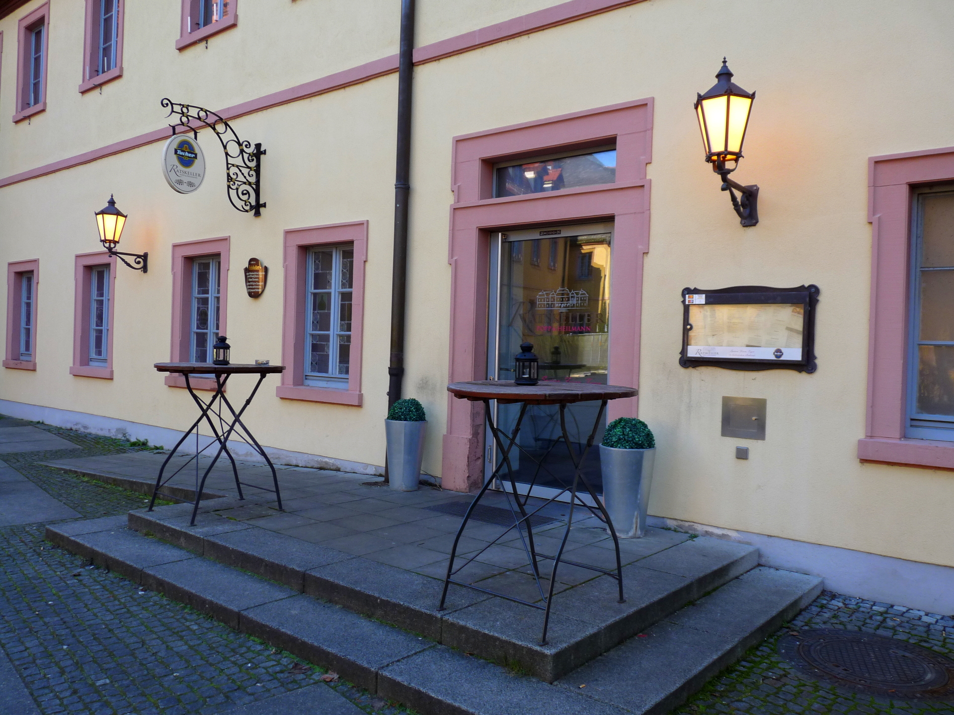 Ratskeller Veitshöchheim.jpg Ratskeller Veitshöchheim.jpg