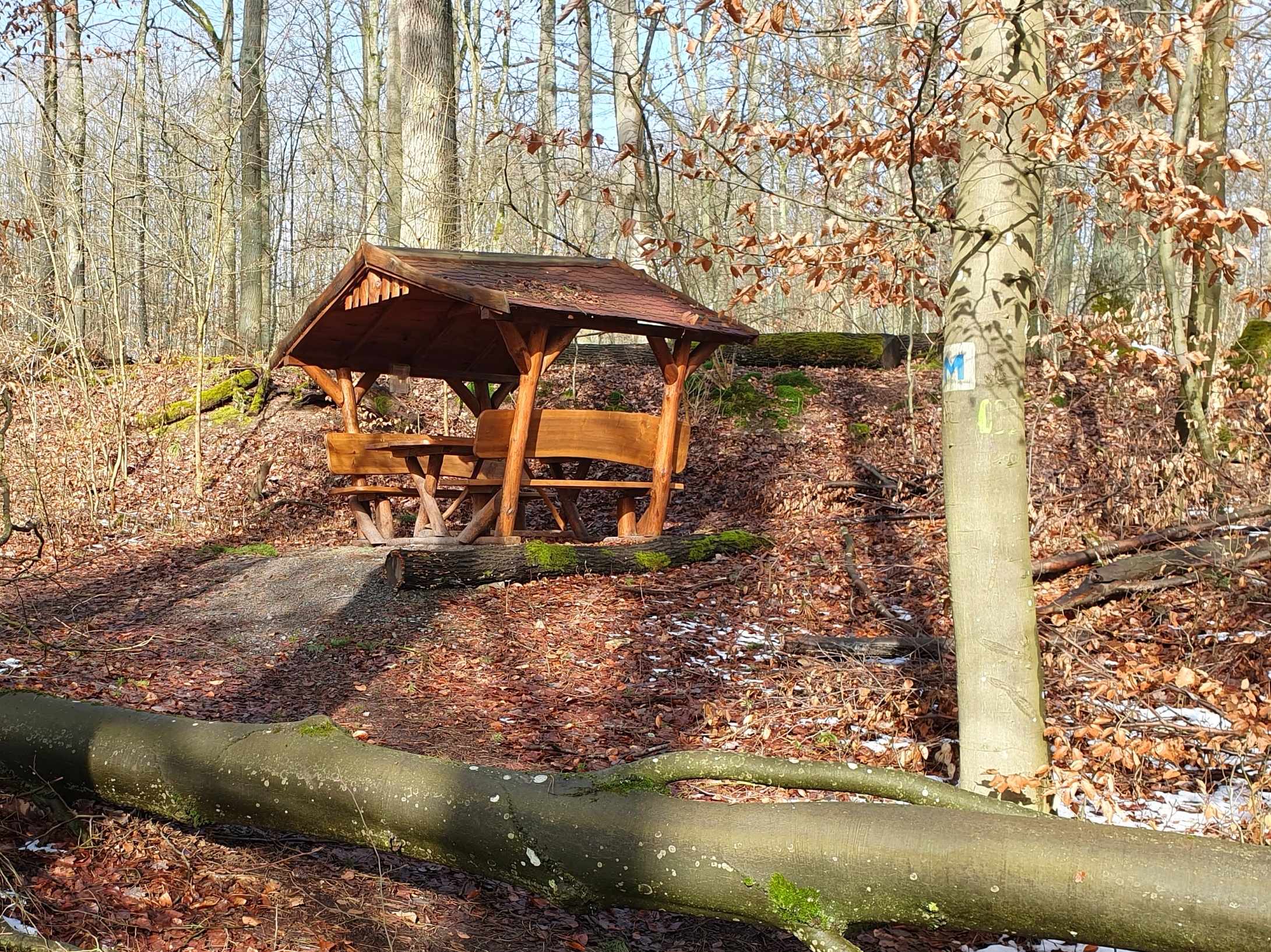 Mainwanderweg Wegweiser.jpg Mainwanderweg Wegweiser.jpg