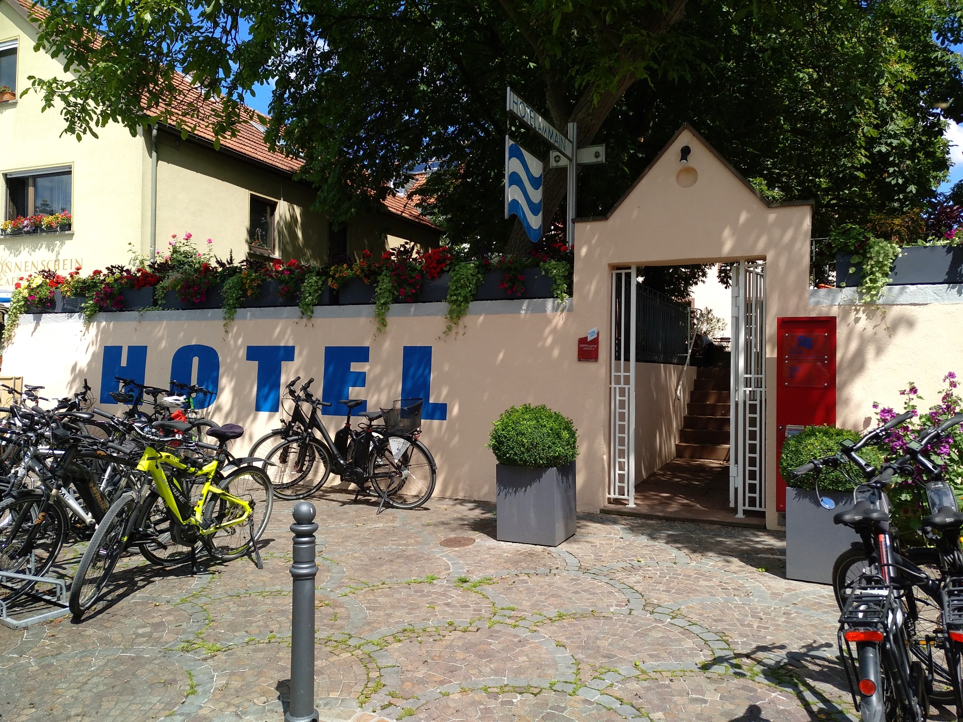 Hotel am Main Veitshöchheim.jpg Hotel am Main Veitshöchheim.jpg