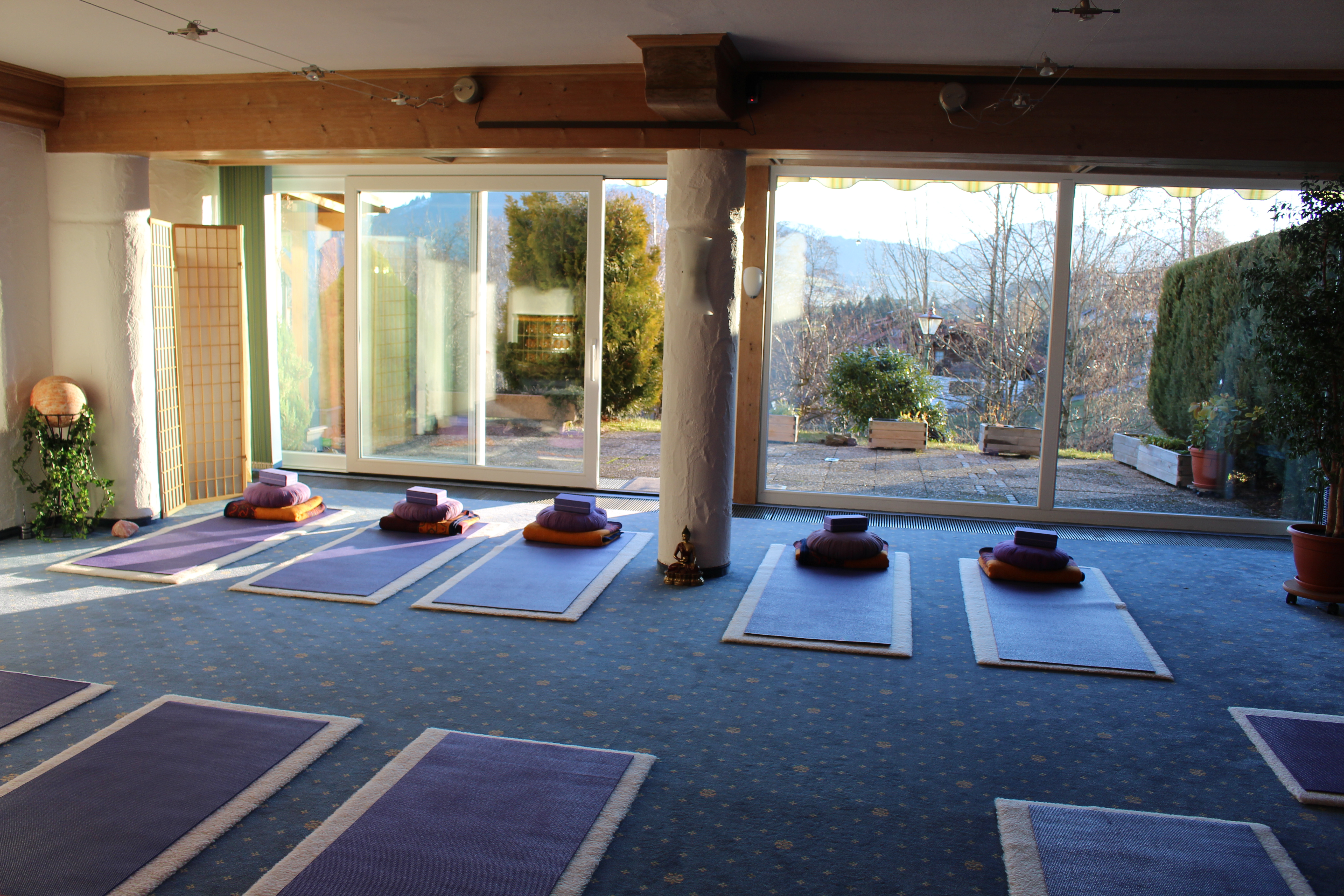 van Hauten Yogaraum Fenster Oy-Mittelberg