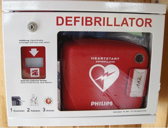 Defibrillator.jpg Defibrillator.jpg