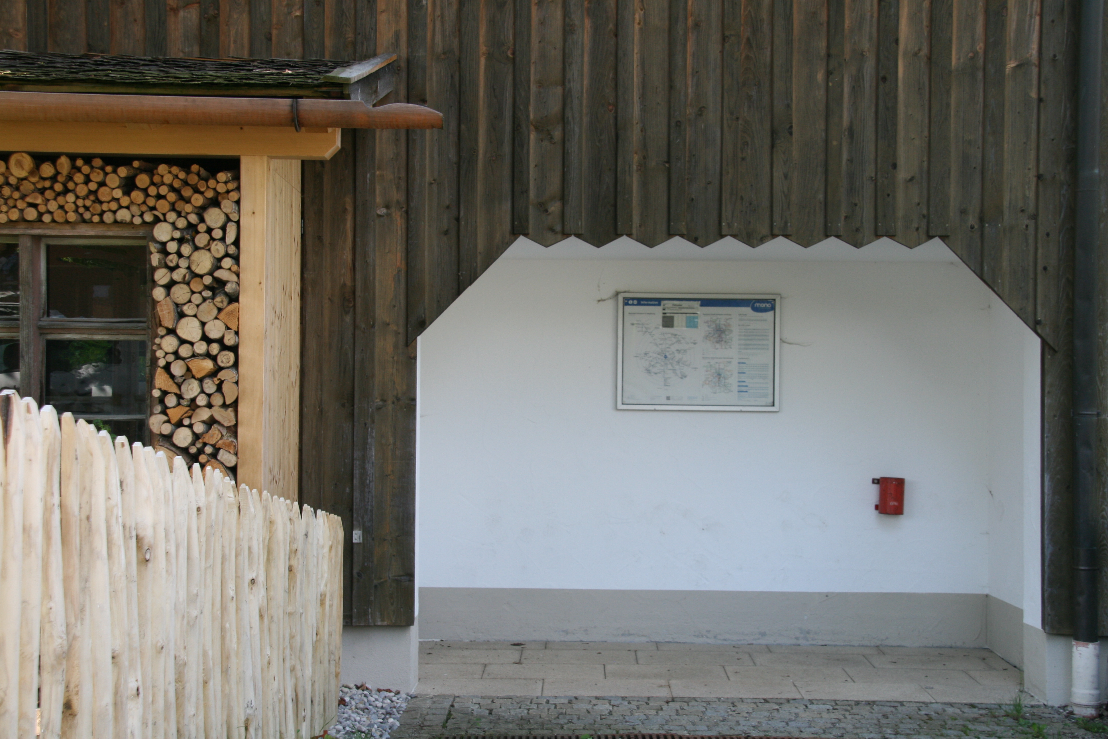 Bushaltestelle Moosbach