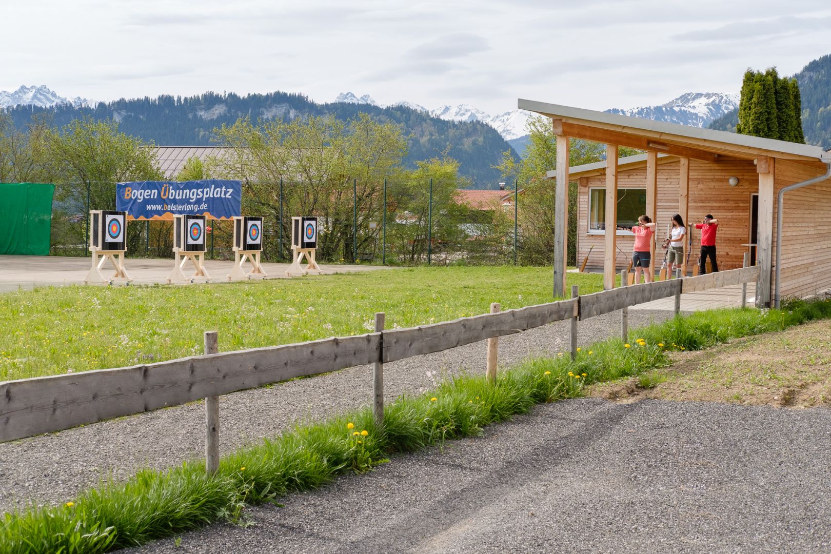 Bogenschießen_Bolsterlang©TourismusHörnerdörferGmbH, Fotograf_ProVisionMedia (51).jpg Bogenschießen_Bolsterlang©TourismusHörnerdörferGmbH, Fotograf_ProVisionMedia (51).jpg