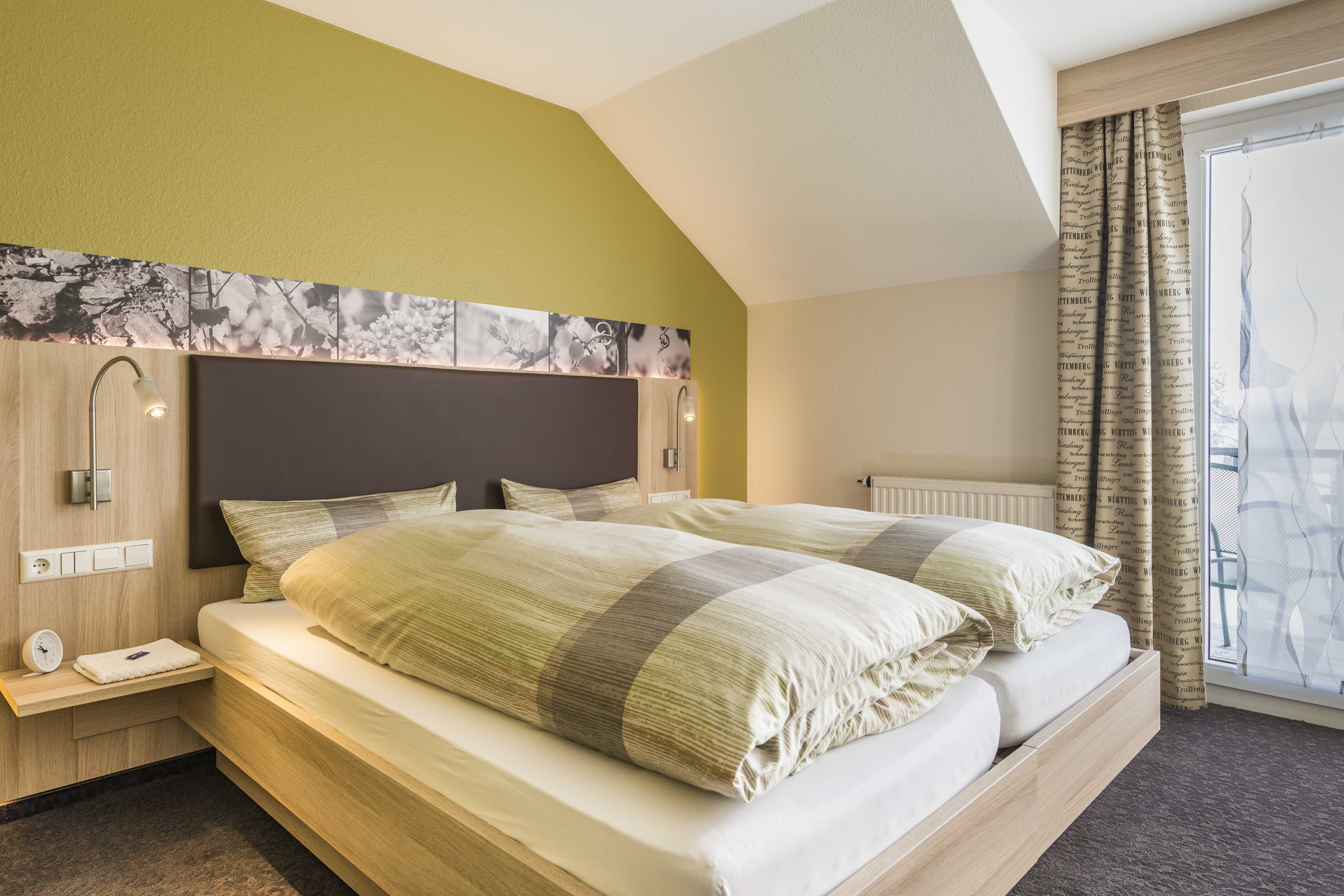 Doppelzimmer_bitte_als_Kategoriebild_einsetzen.jpg Doppelzimmer_bitte_als_Kategoriebild_einsetzen.jpg